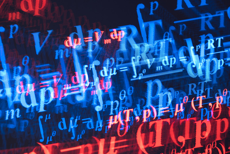 复杂的物理化学公式在屏幕上多次曝光