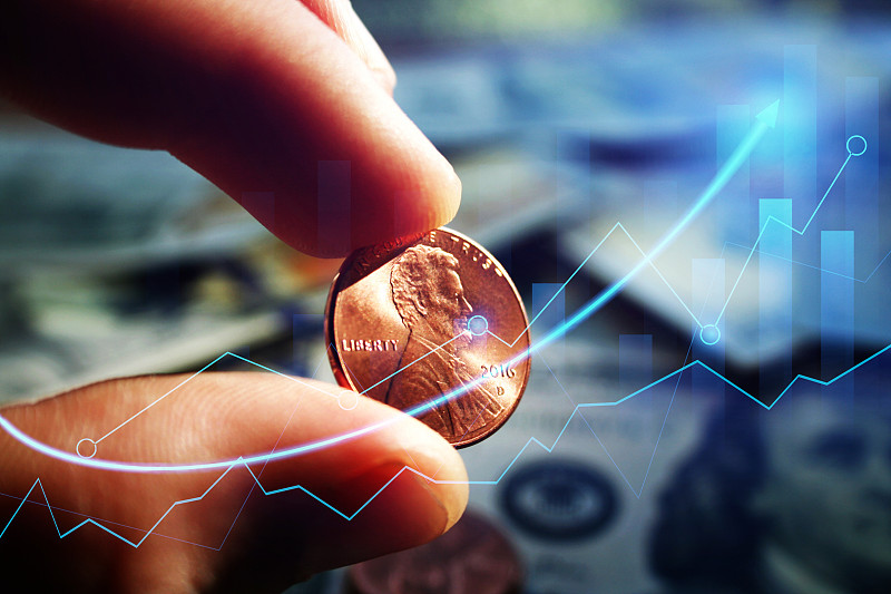 收入增加概念与上升趋势箭头