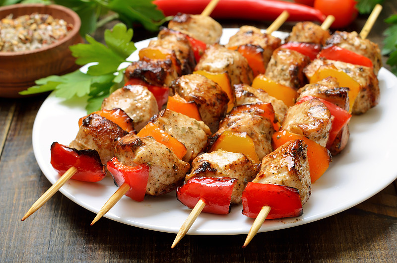 开胃鸡串与甜椒