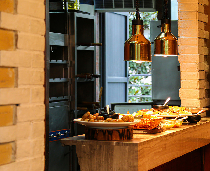 自助食品暖炉、暖气灯和厨房烤箱