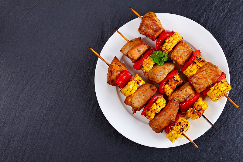 美味的烤鸡肉串