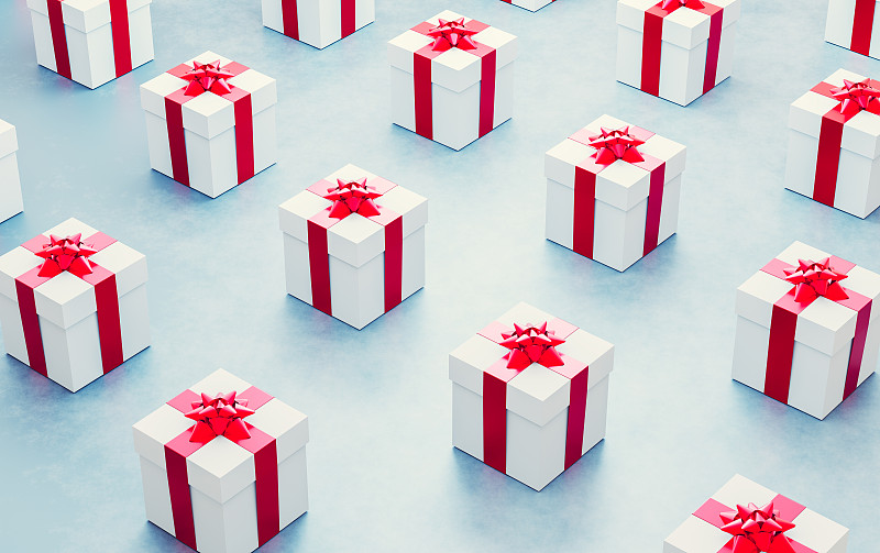 红丝带背景的礼品盒