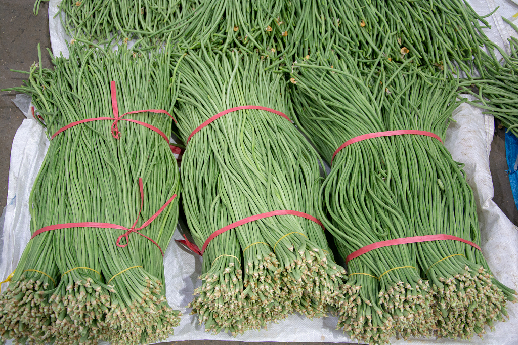 蔬菜批发市场中的豇豆长豆角