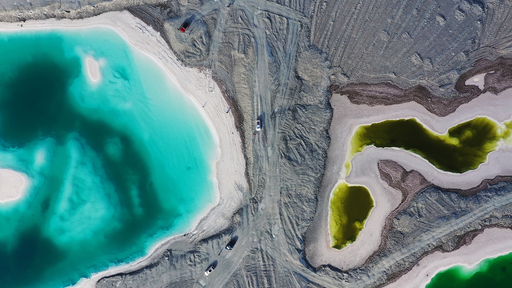 青海大柴旦翡翠湖