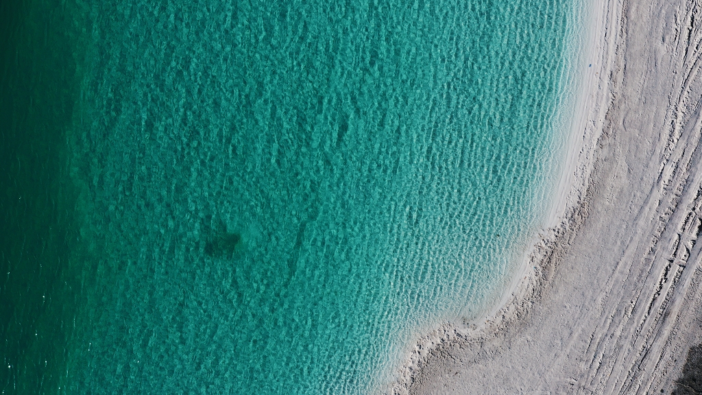 青海大柴旦翡翠湖