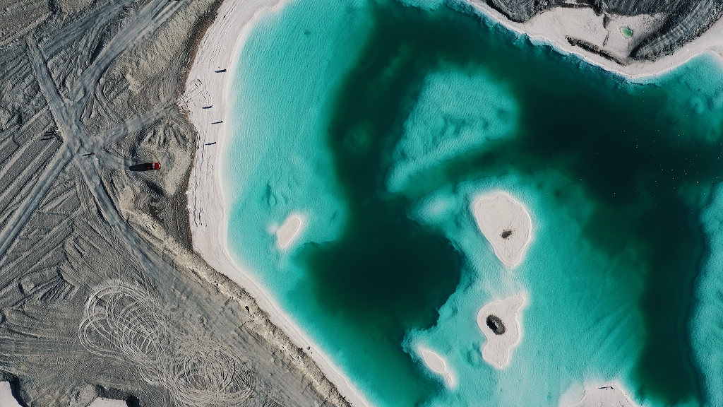 青海大柴旦翡翠湖