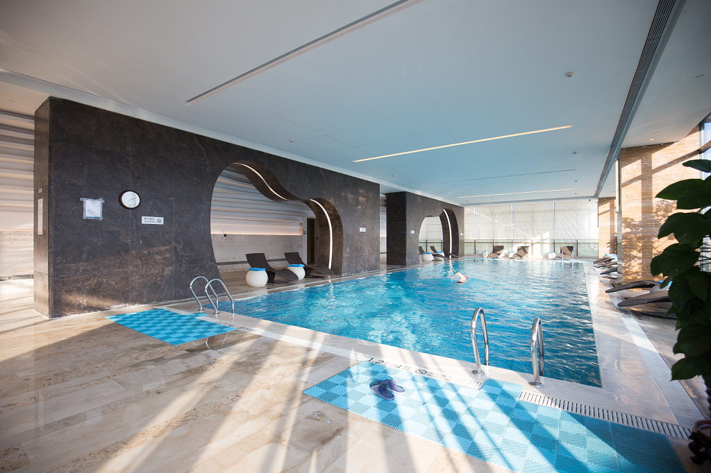 五星级酒店中的豪华泳池