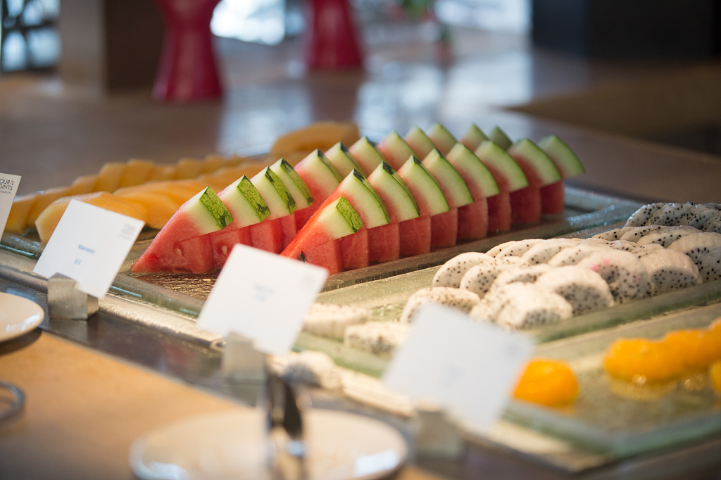 自助餐厅水果盘