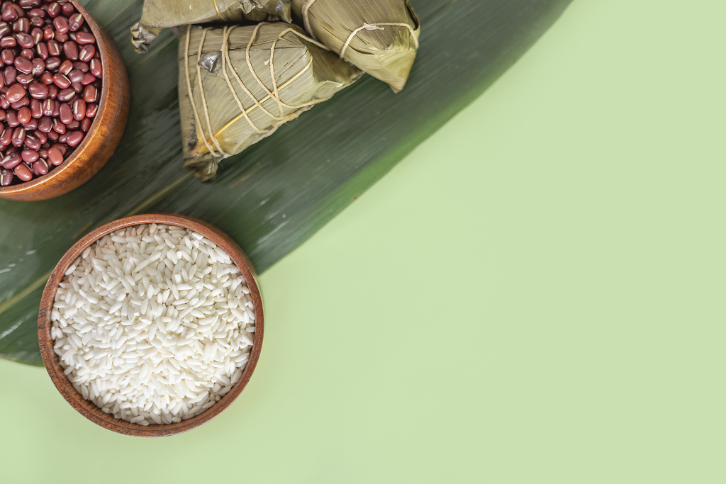 粽子食材端午节绿色背景端午节图片粽子静物五月初五粽子创意