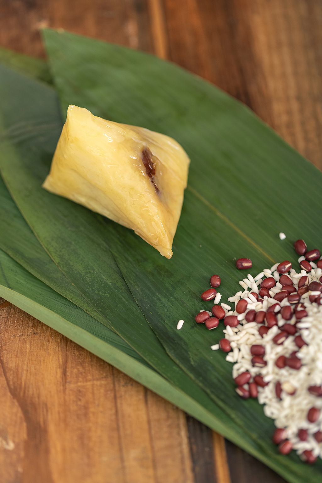 拨开的粽子端午节图片端午节图片粽子静物五月初五粽子创意