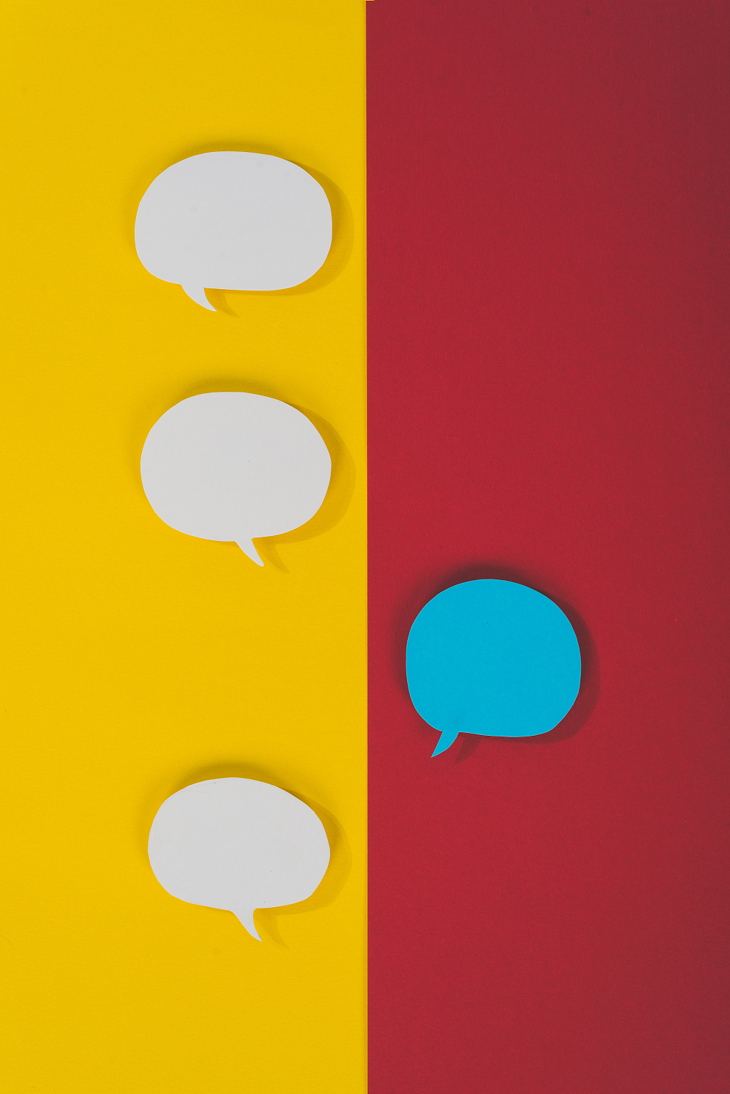 黄红配色聊天气泡创意彩色创意彩色背景撞色素材