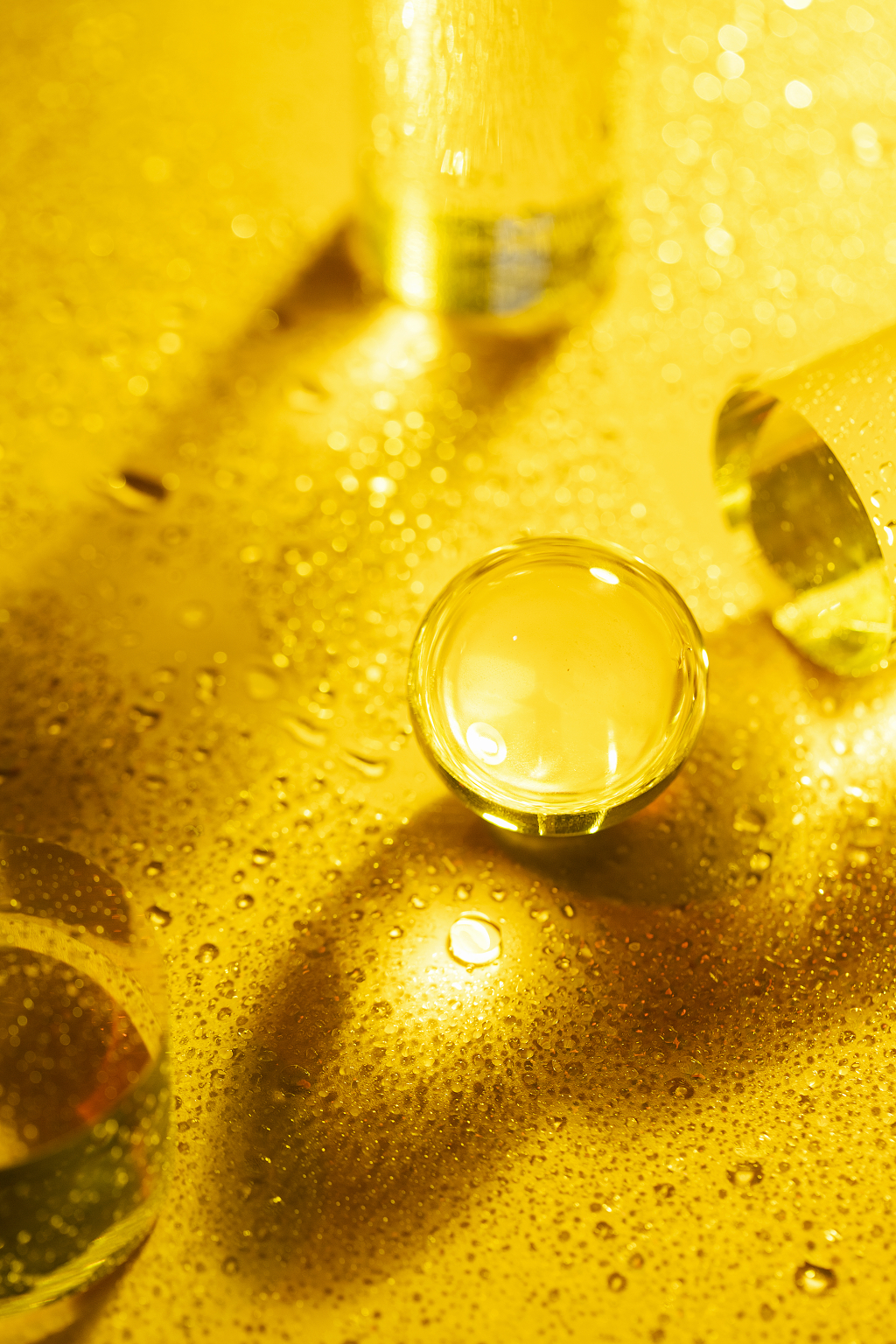 透明几何体金色光影创意背景科技背景梦幻背景