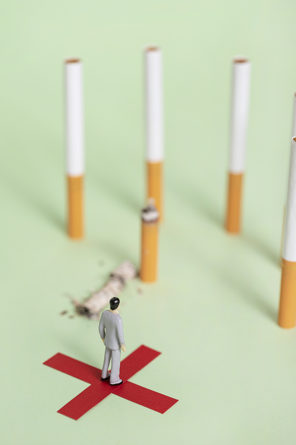 禁烟无烟日关爱健康创意背景禁烟吸烟有害健康