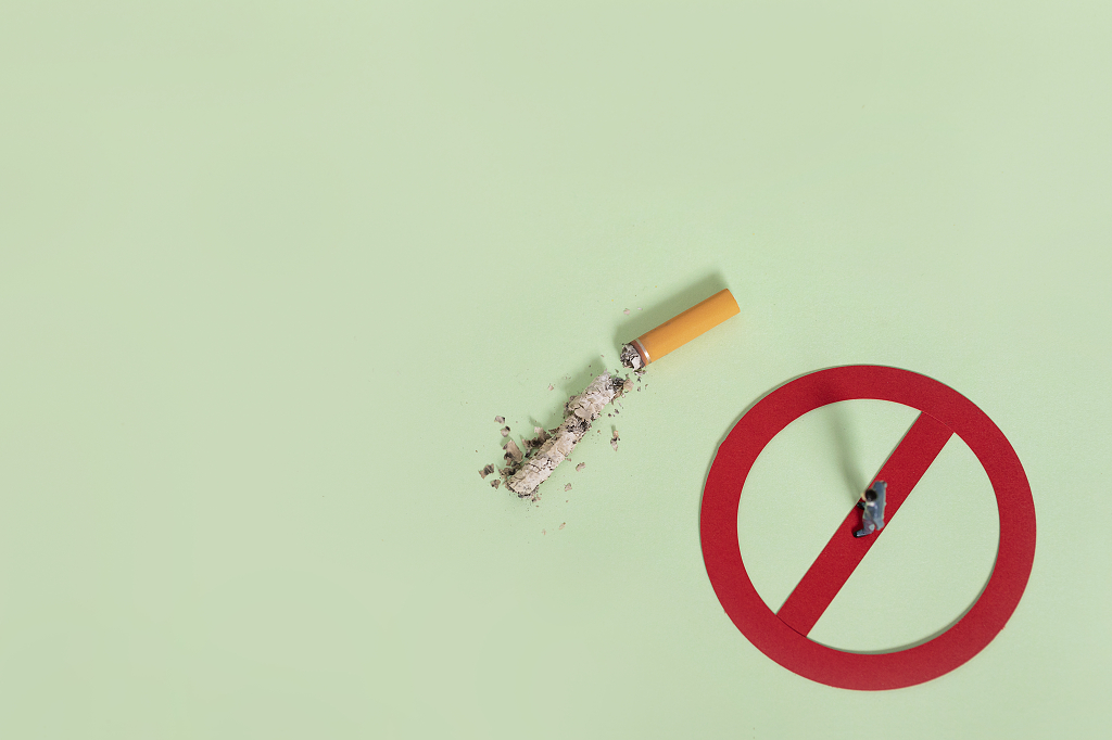 禁止吸烟创意绿色背景禁烟吸烟有害健康