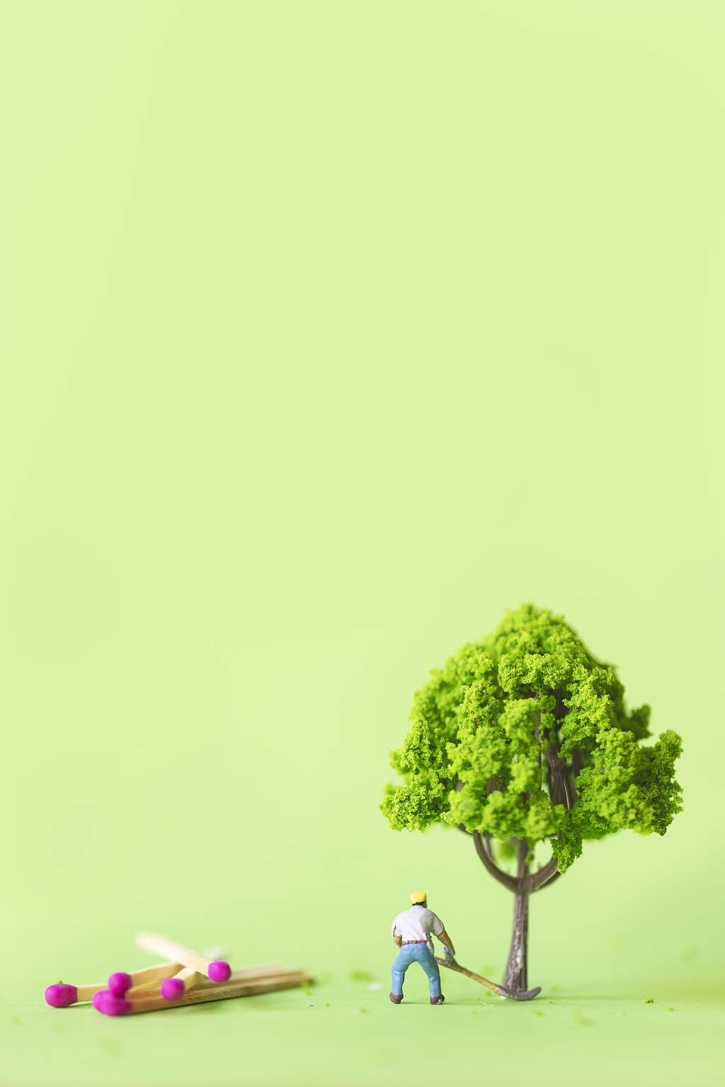 环保微缩创意树木砍伐环保素材节能减排低碳创意