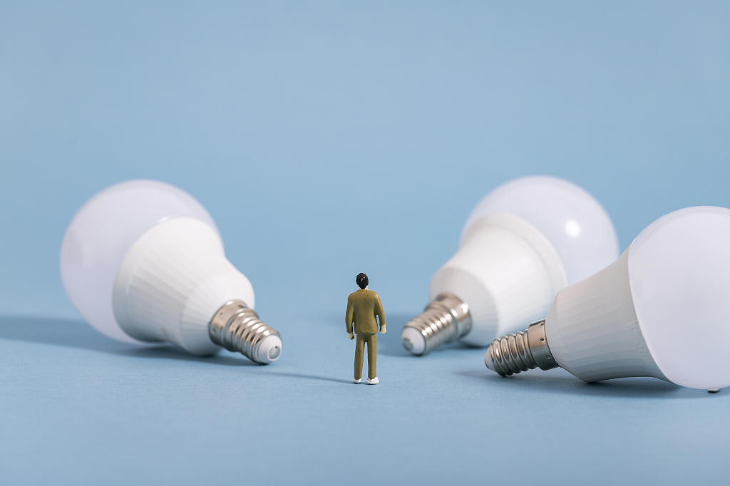 灯泡创意地球一小时环保素材节能减排低碳创意