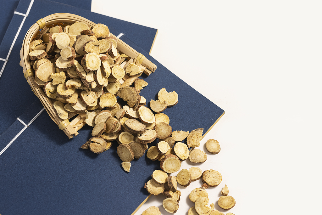 中药材甘草中医书籍背景中医中药图片医师节国医节