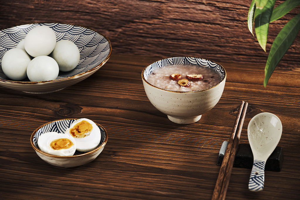 国风端午节风味可口咸鸭蛋静物