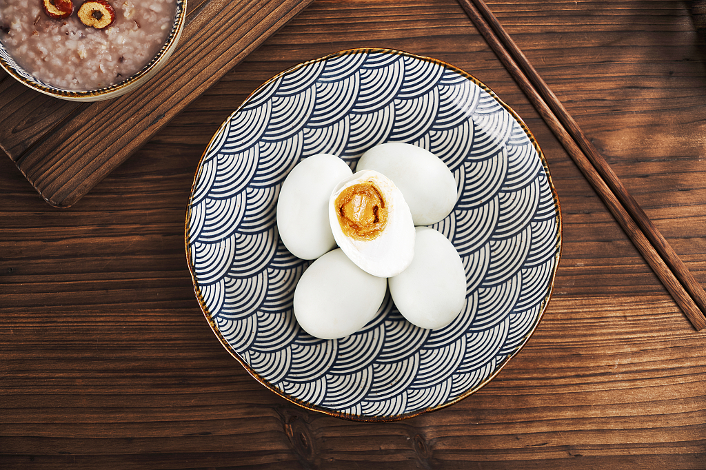 国风端午节风味可口咸鸭蛋静物