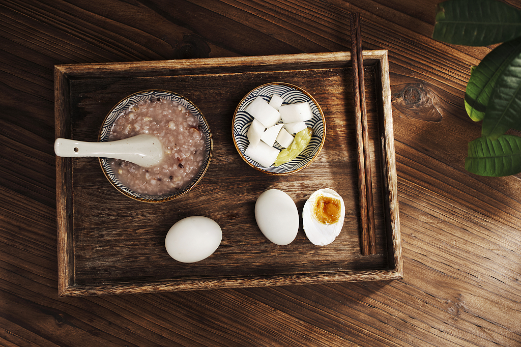 国风端午节风味可口咸鸭蛋静物