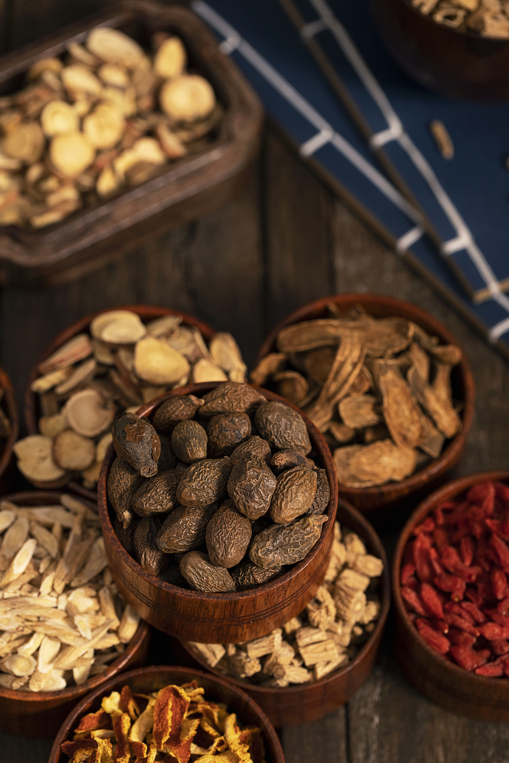 中药材国医节中药背景中医中药图片医师节国医节