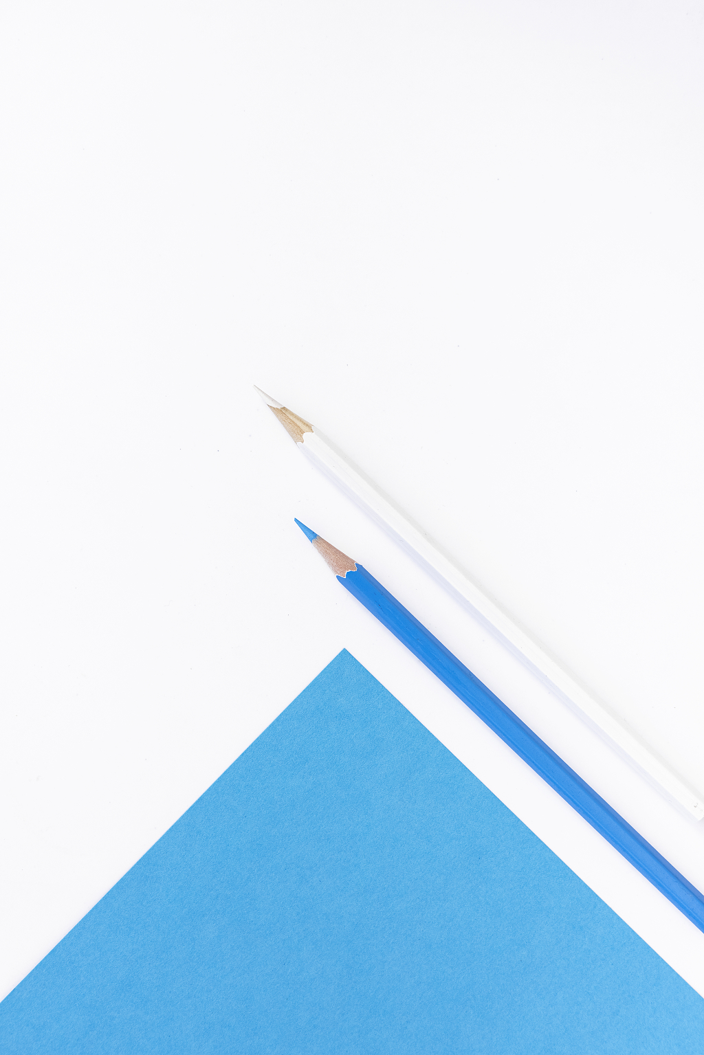 蓝白配色彩铅艺术创意图彩色铅笔绘画艺术教育