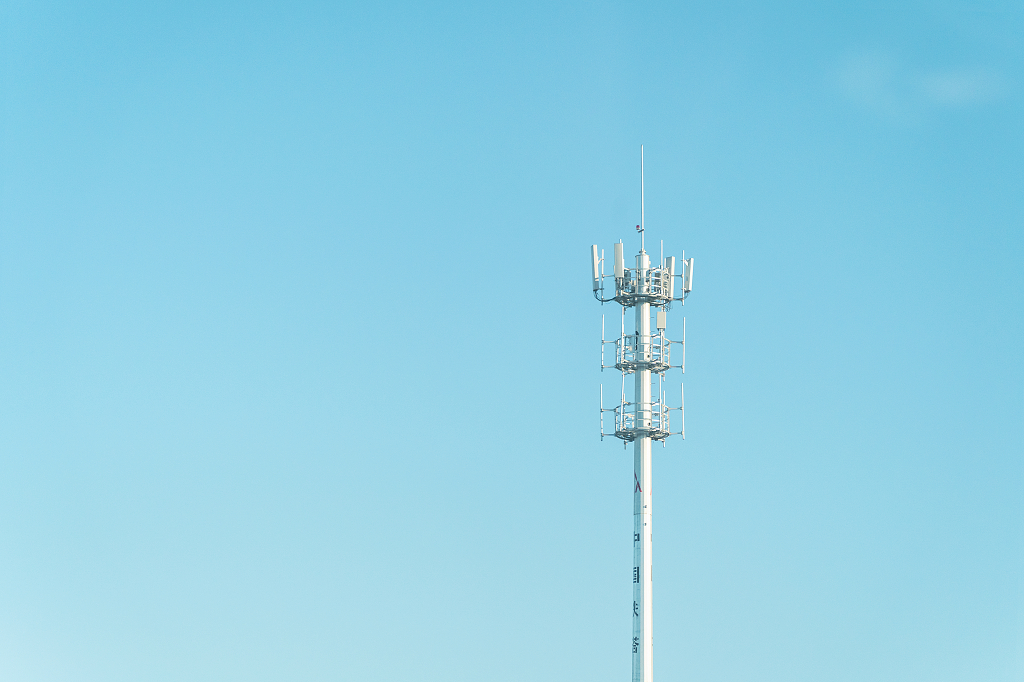 城市信号塔清新文艺图片