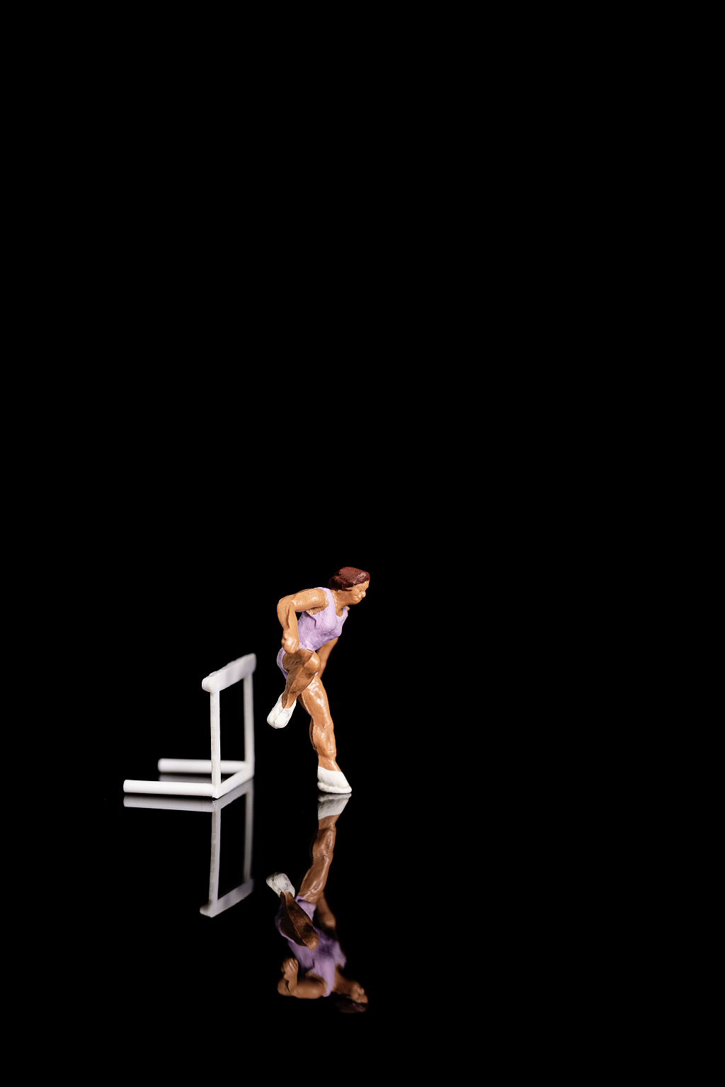 运动会110米栏跨栏动作微缩创意图片运动员创意运动会