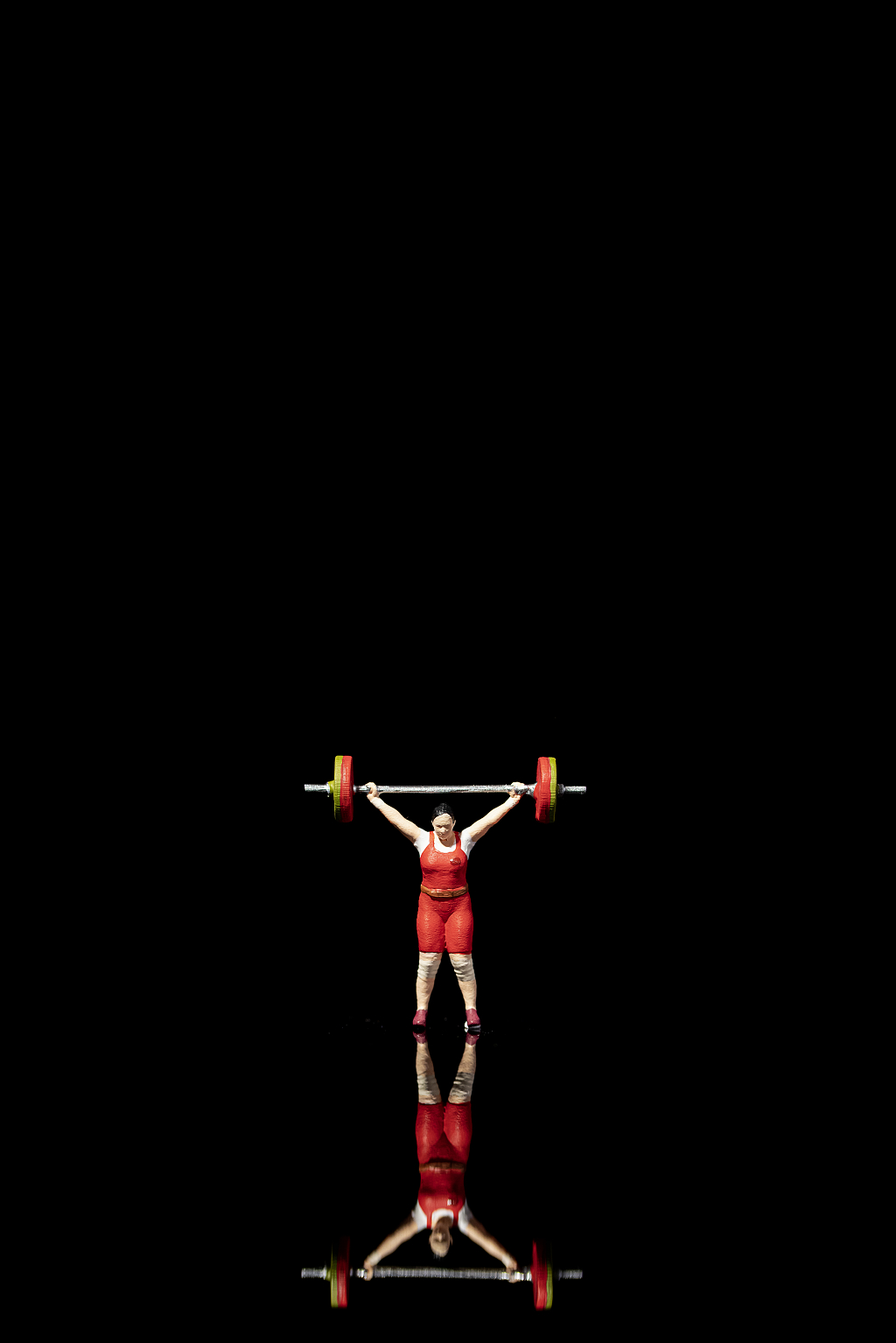 运动员举重微缩创意图片运动员创意运动会