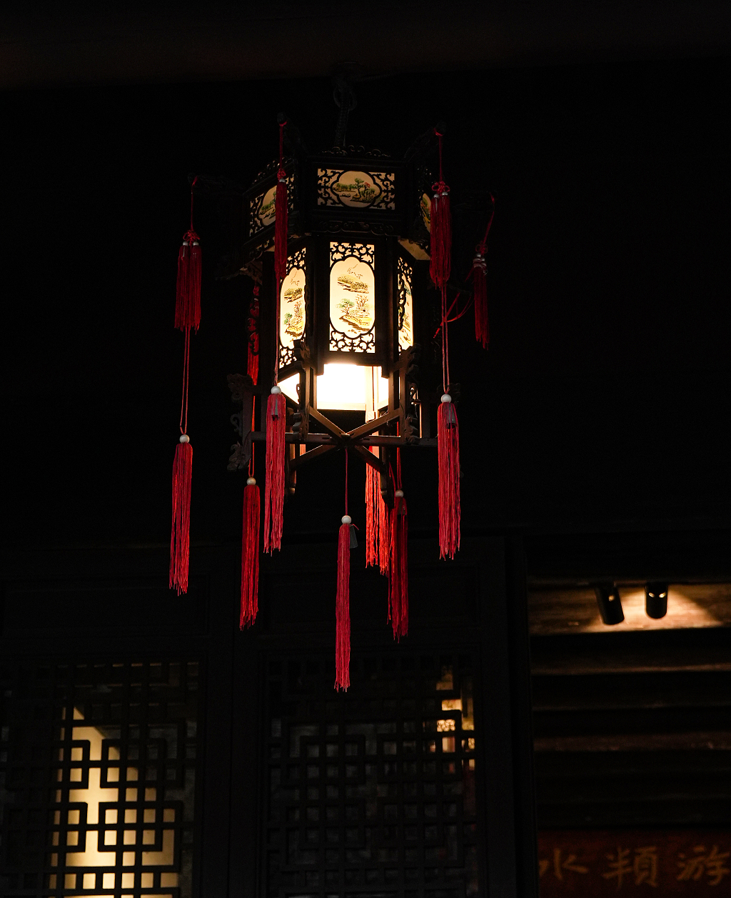 古代建筑古风六角灯笼照明点灯元宵春节