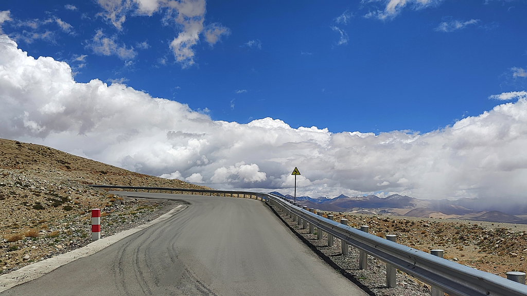 阿里路上的风景