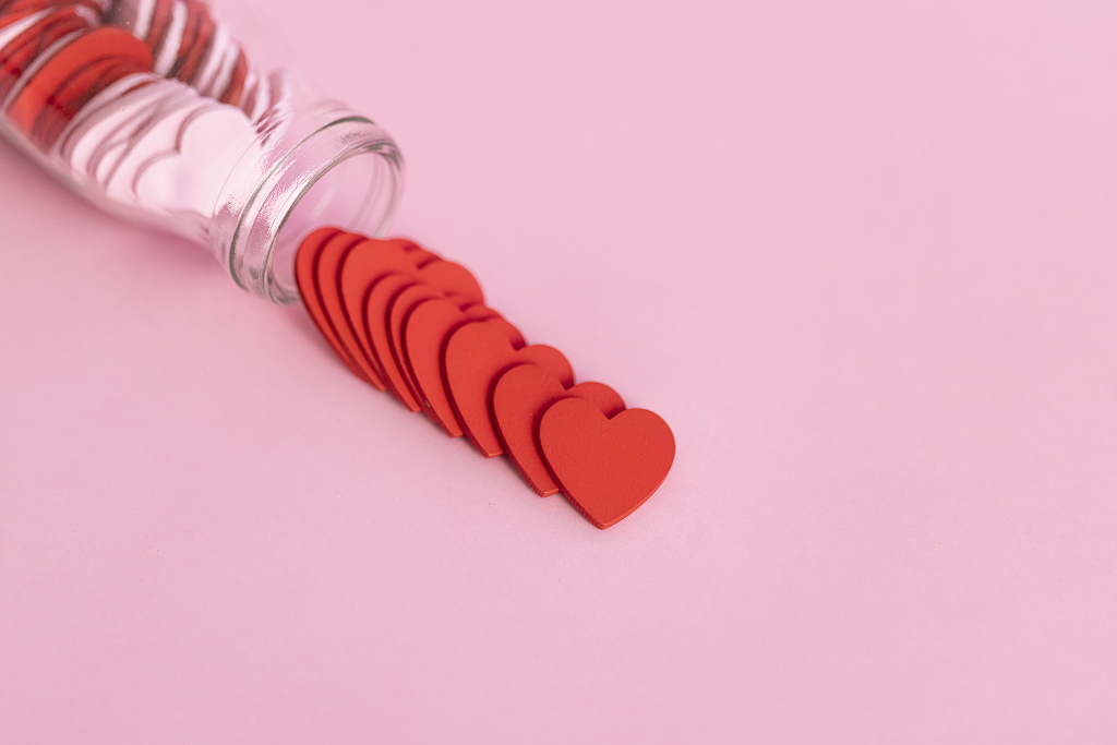 情人节红色爱心粉色背景情人节静物七夕图片爱情结婚