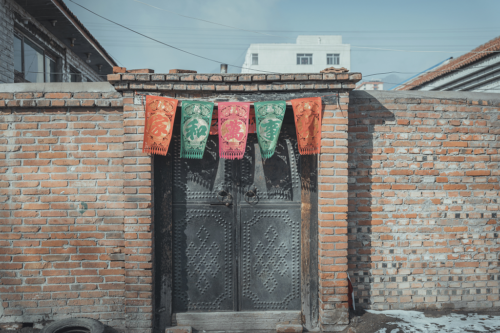 春节后挂着对联的门头城市街拍人间烟火气老街人文纪实