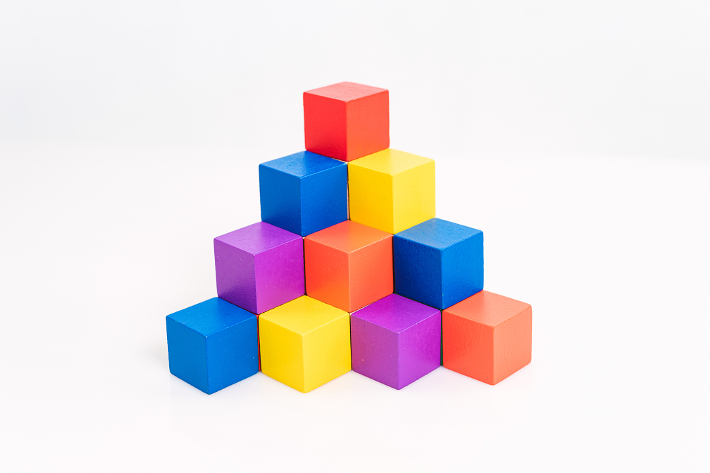 堆积的彩色积木积木创意彩色积木图片