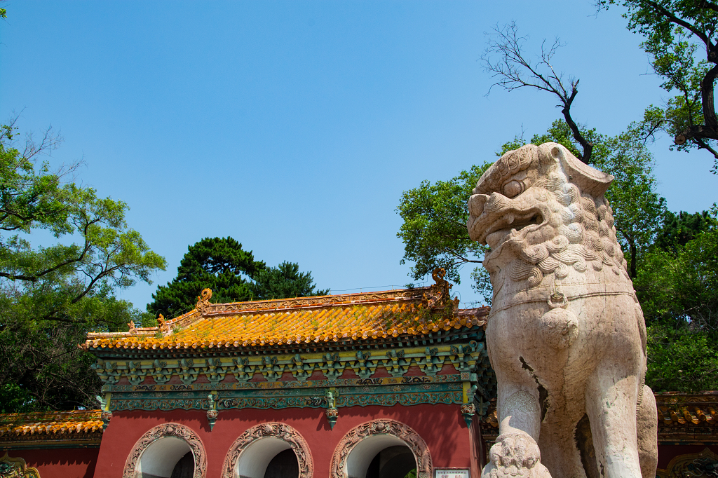 中国古代建筑的栩栩如生石狮子