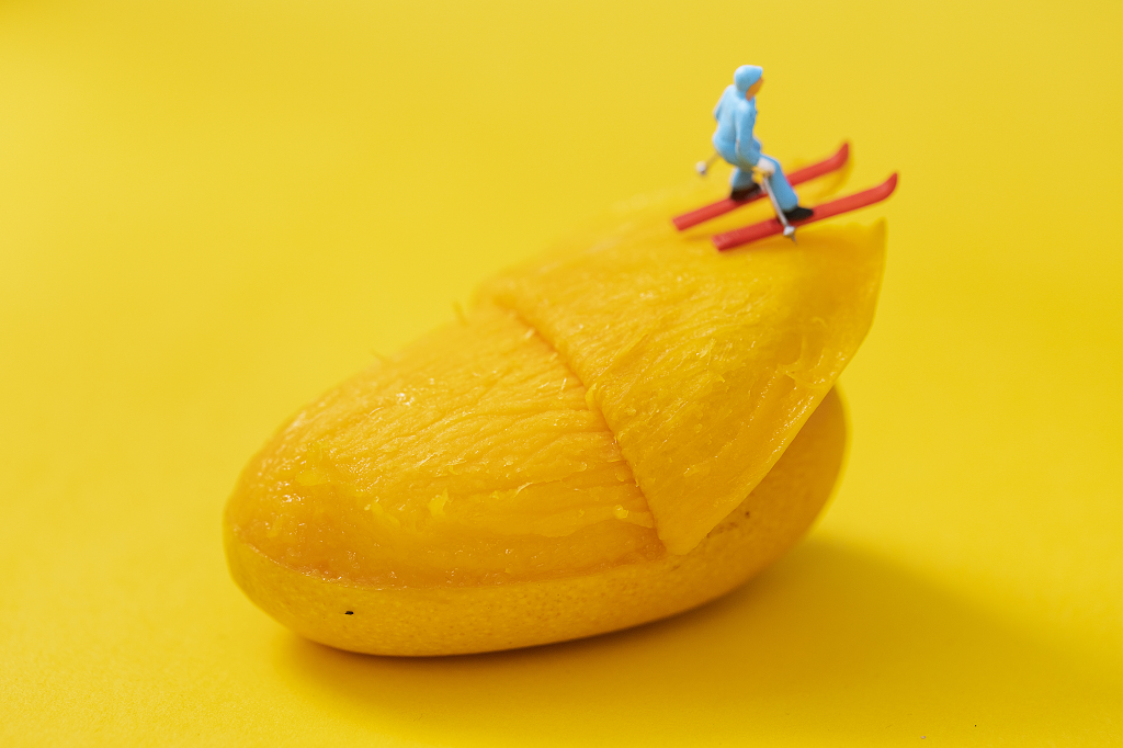 芒果水果微缩创意图片芒果图片芒果创意静物图片