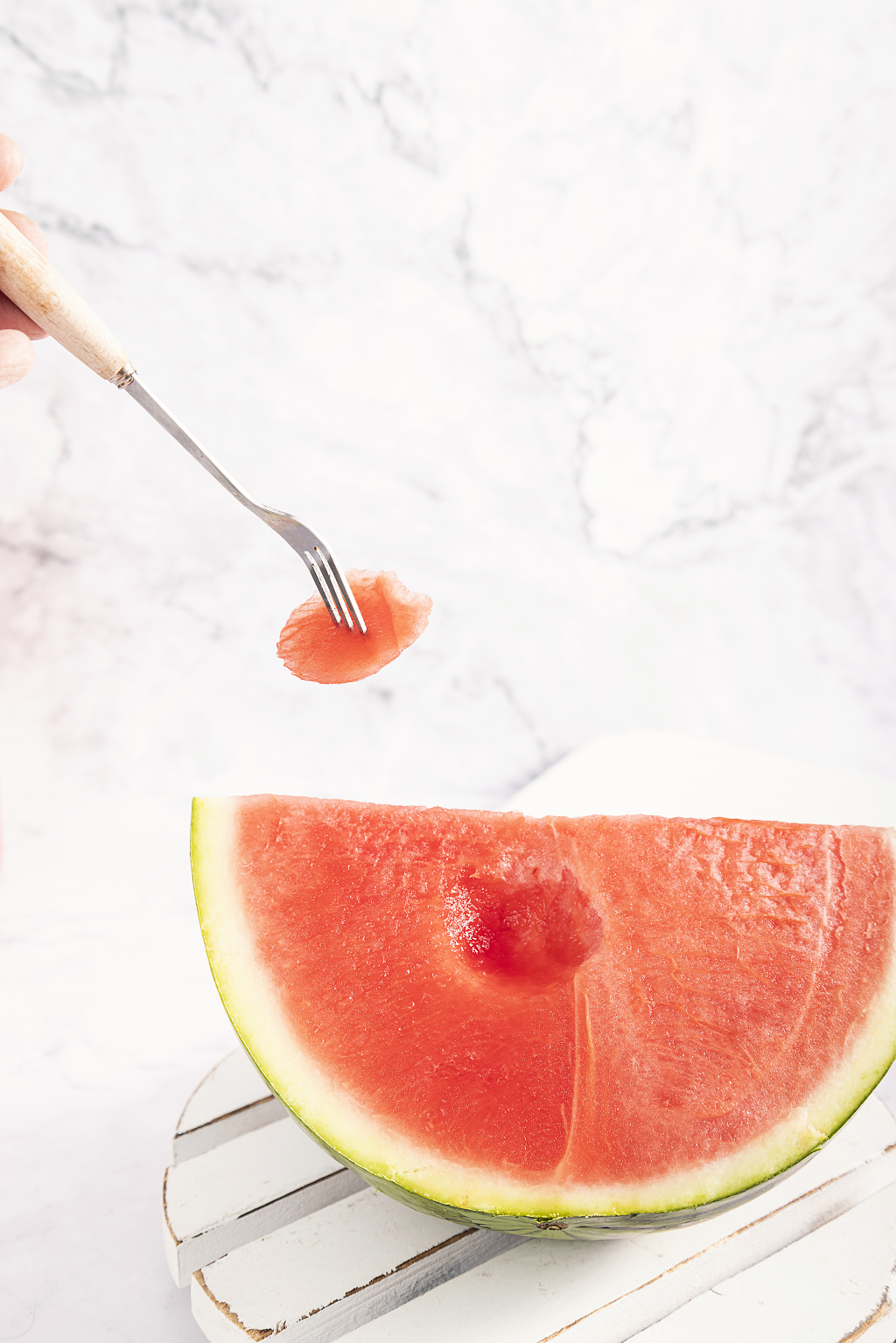 水果西瓜夏天亮调背景西瓜图片大暑节气夏天降暑