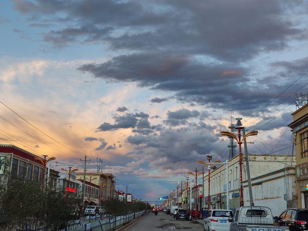 改则县的彩云晚霞