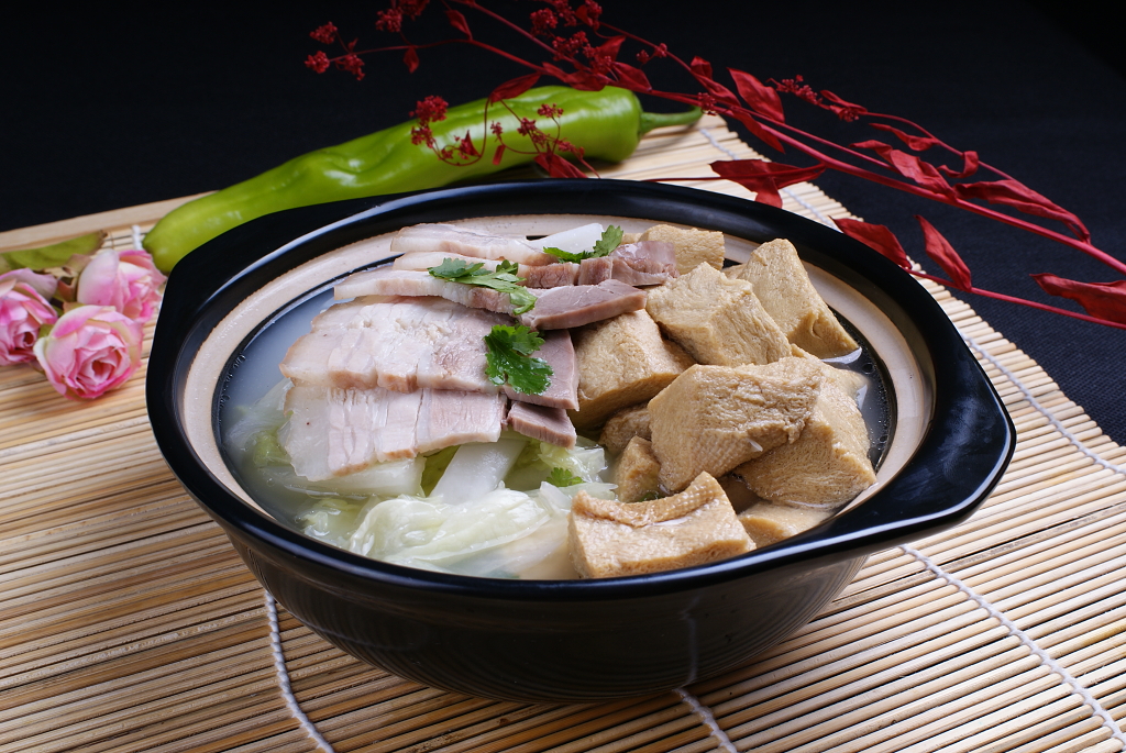 美食摄影大白菜豆腐五花肉砂锅