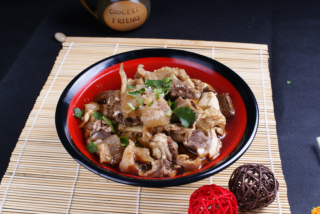 牛筋汤美食摄影