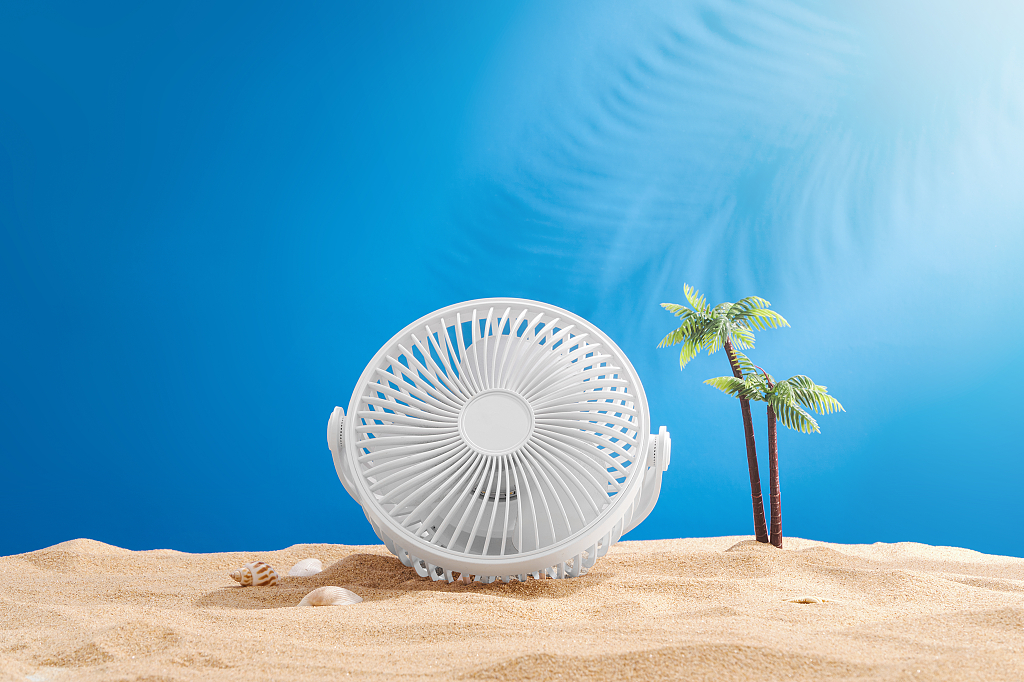 阳光夏日沙滩防晒概念静物背景