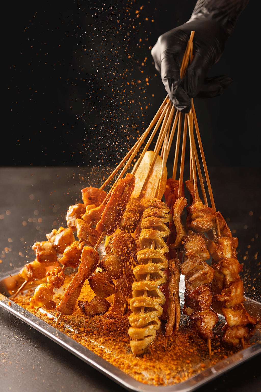 美食菜品烤串撒辣椒面