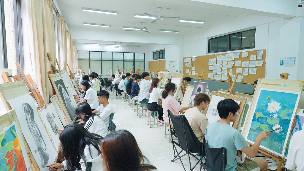 艺考学生画室创作美术培训