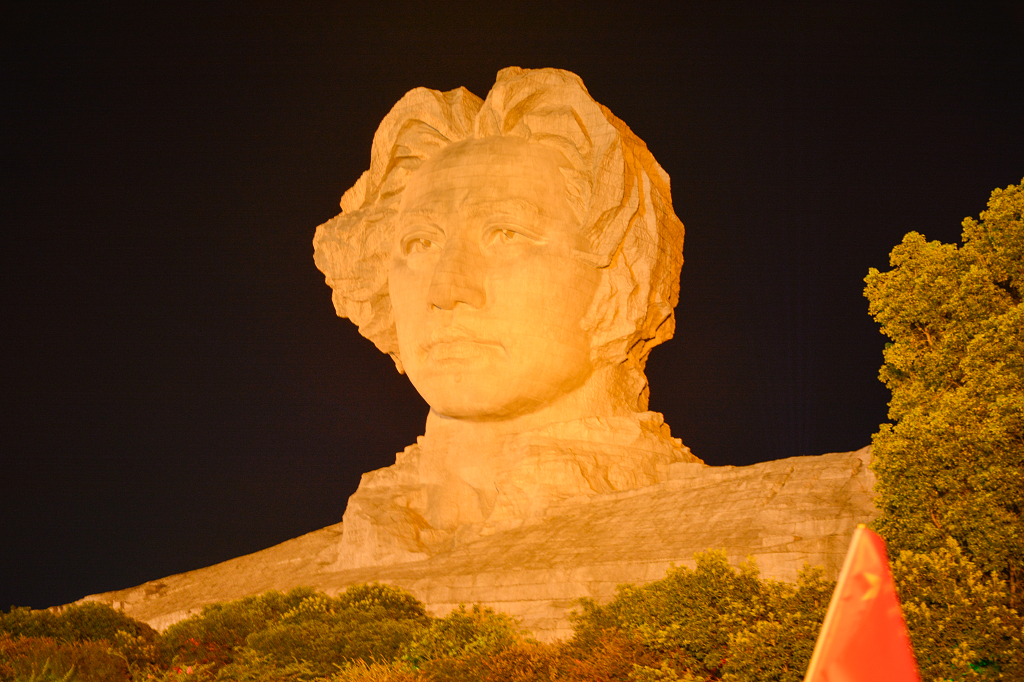 长沙橘子洲青年毛主席塑像夜景