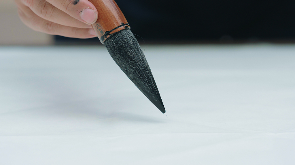 白纸上写毛笔字中国文化写毛笔字