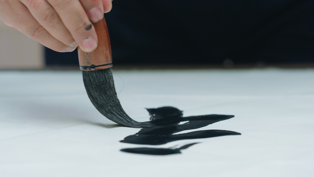 白纸上写毛笔字中国文化写毛笔字