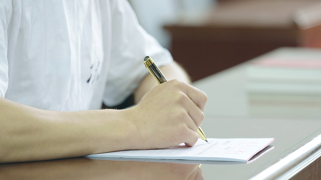 开会在本子上做笔记读书写字学习