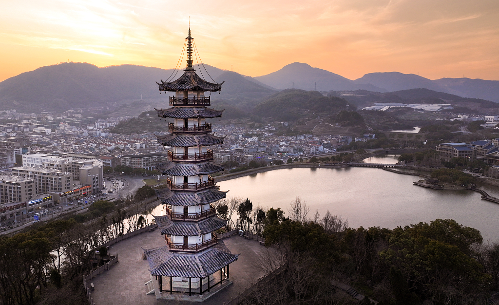 宁波象山地标文峰塔夕阳落日