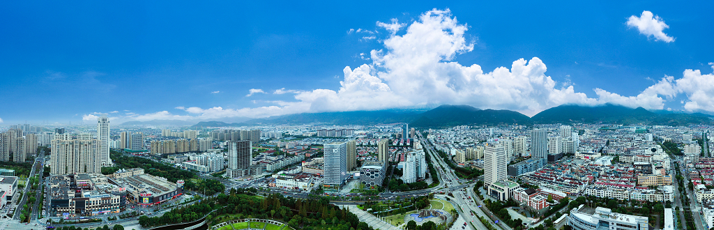 蓝天白云象山城区全景蓝天白云城市建筑
