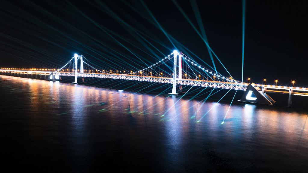 大连星海跨海大桥夜景灯光秀